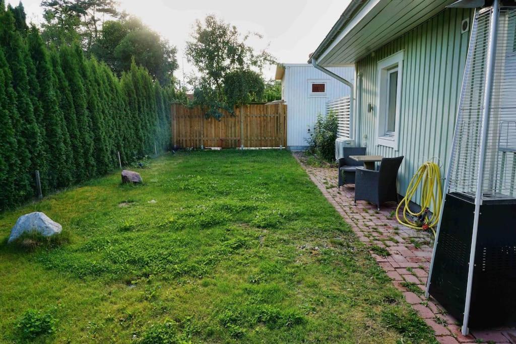 Apartamento Fresh And Cozy Little House 45Km In Taby Estocolmo Exterior foto