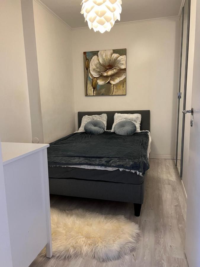 Apartamento Fresh And Cozy Little House 45Km In Taby Estocolmo Exterior foto
